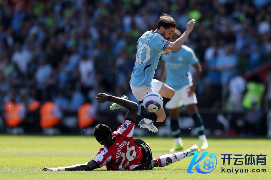 [图]英超4连胜闭幕！曼城0-0遭副班长南安普敦逼平体育集锦