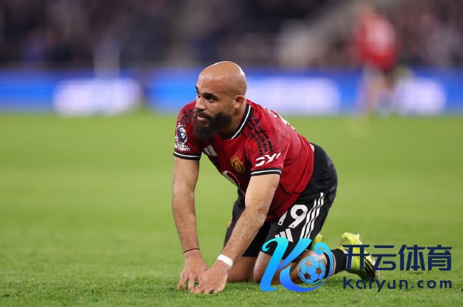 曼联先锋姆伯莫受伤