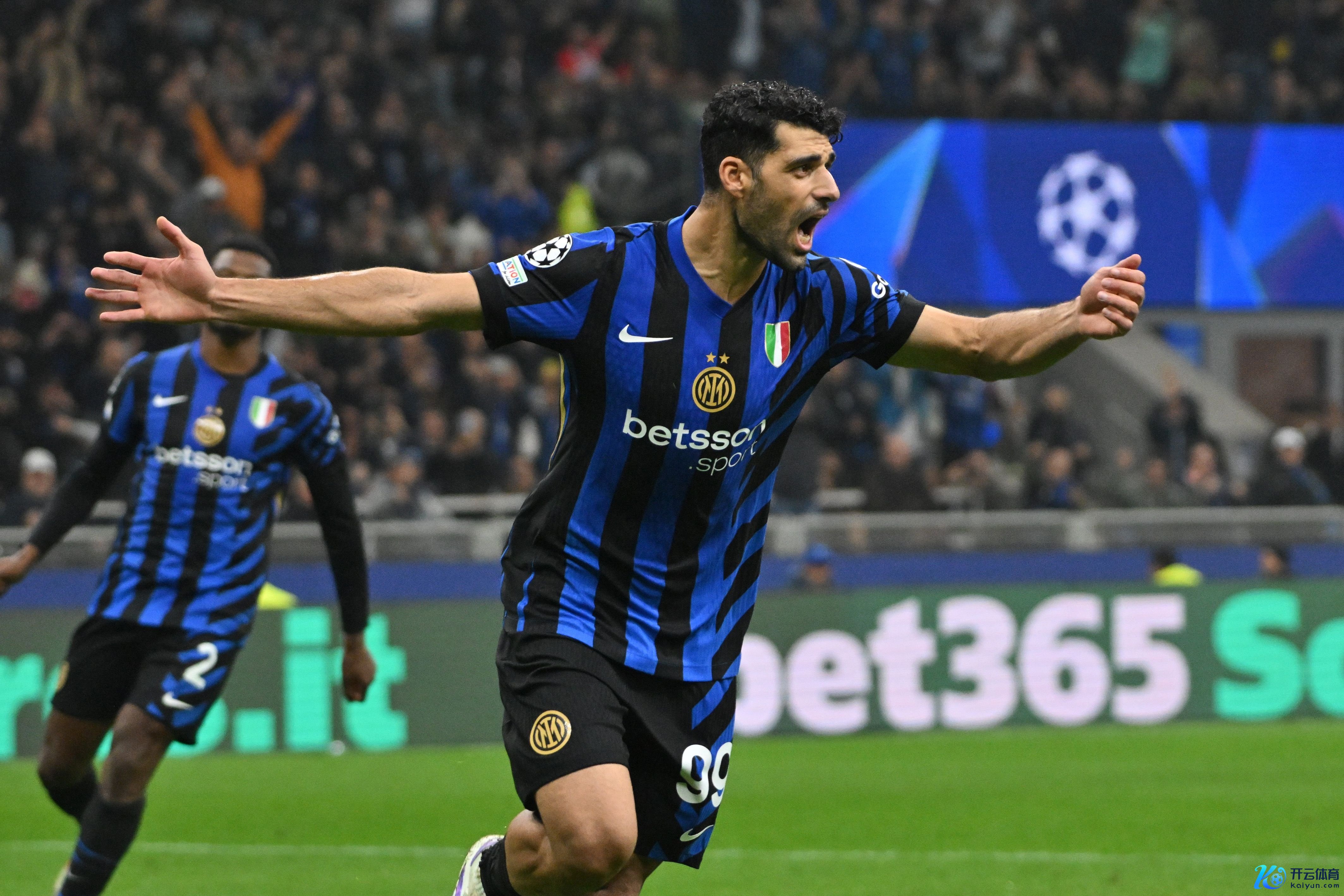 米体:塔雷米本赛季只进一个点球,但他在欧冠的首发位置弗成动摇